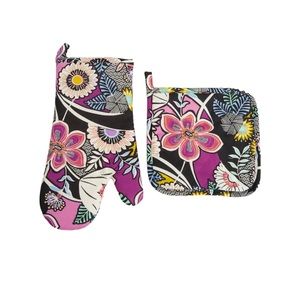 Vera Bradley Oven Mitt & Pot Holder Set NWT
